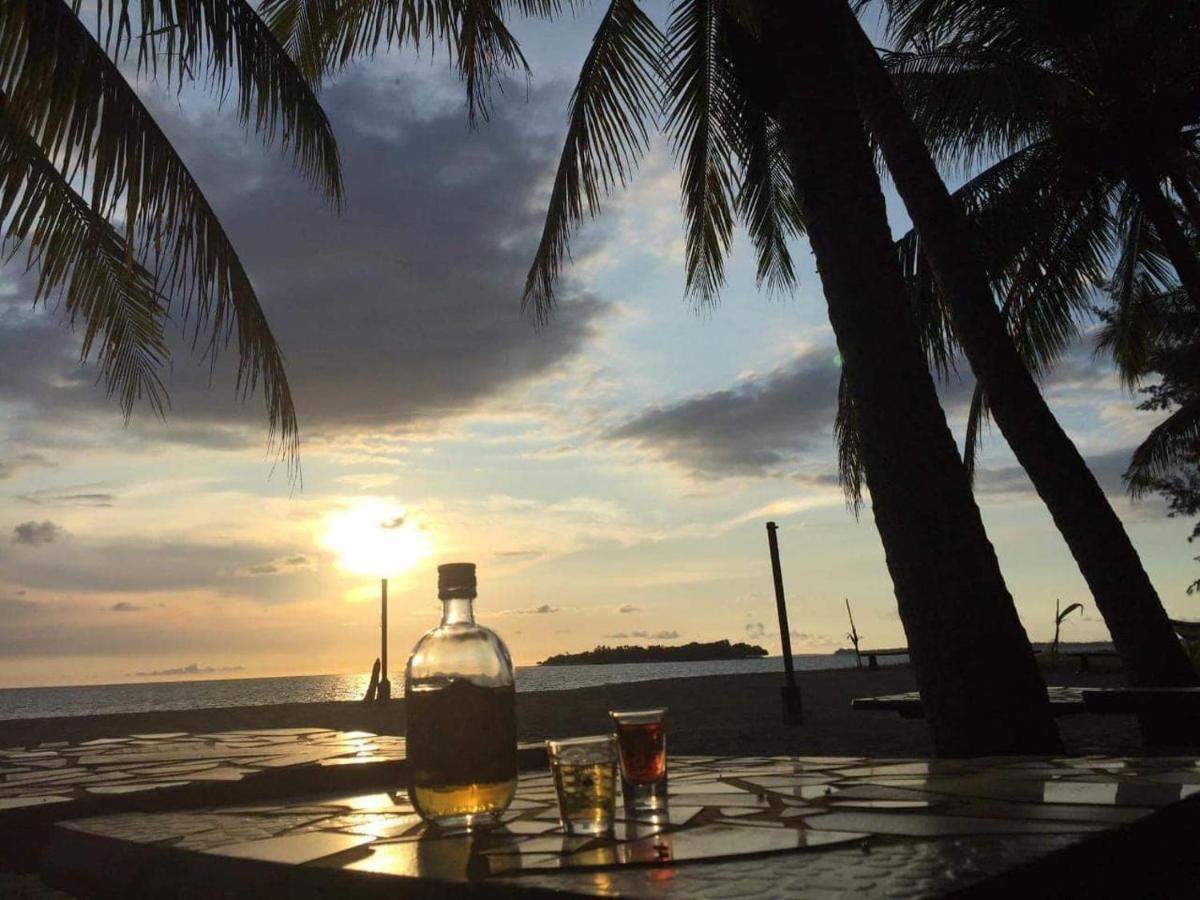 Sunbloom Beachfront Hotel And Restaurant Zambales Sinabacan 외부 사진