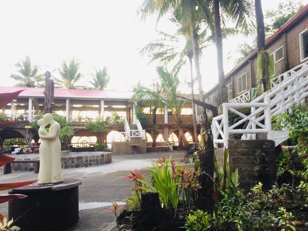 Sunbloom Beachfront Hotel And Restaurant Zambales Sinabacan 외부 사진