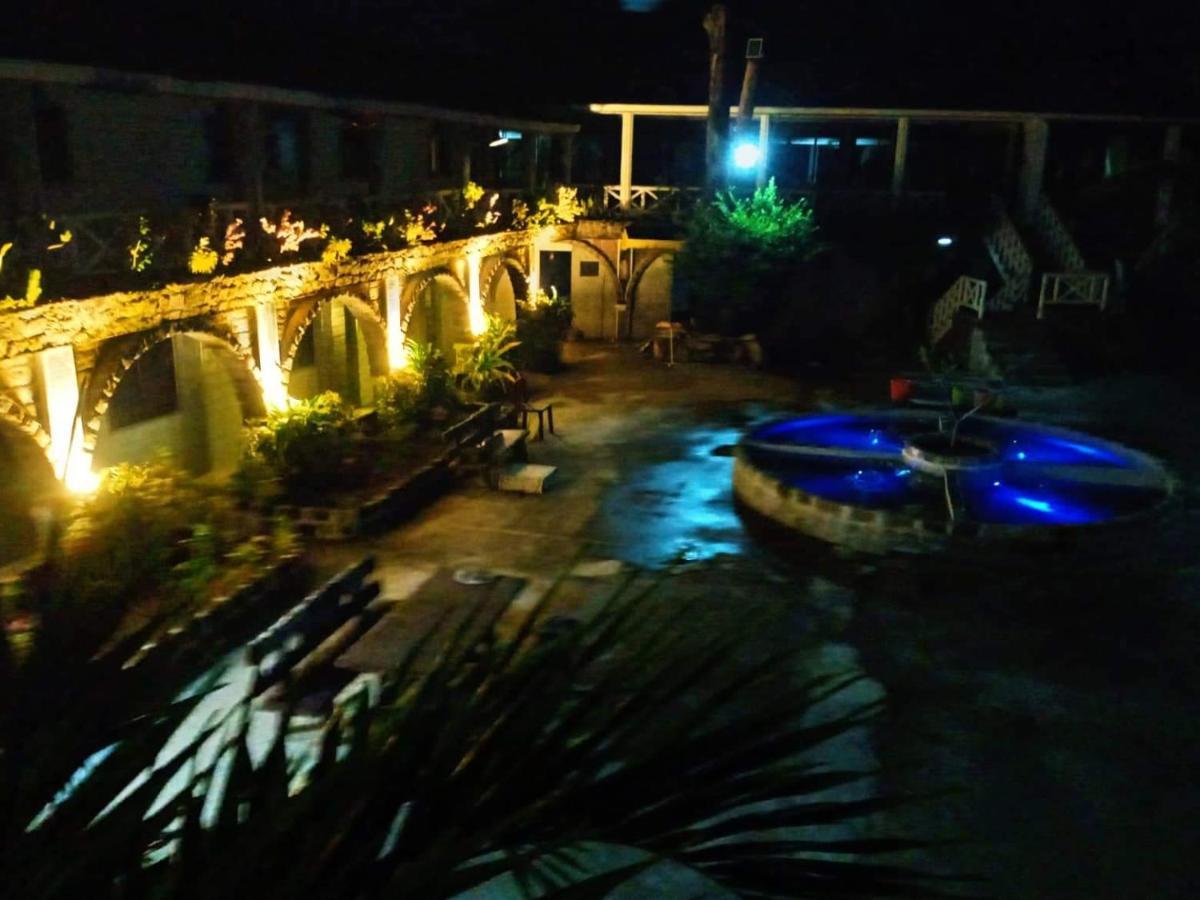Sunbloom Beachfront Hotel And Restaurant Zambales Sinabacan 외부 사진