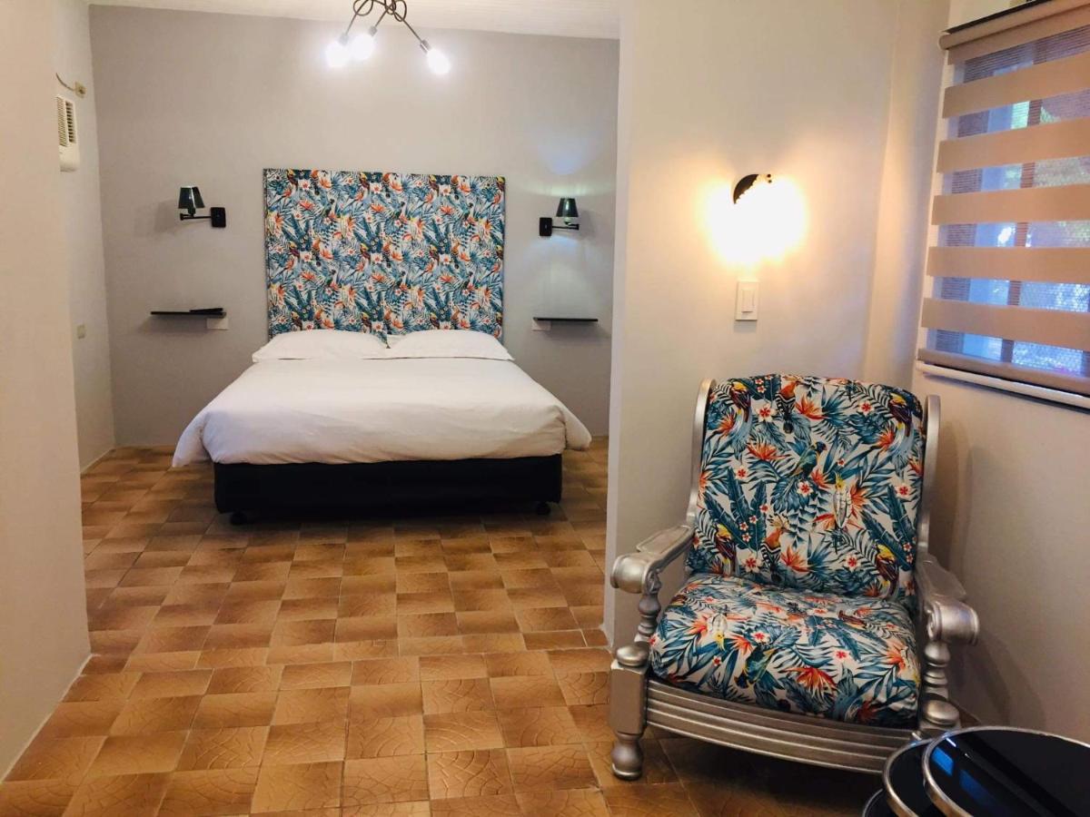 Sunbloom Beachfront Hotel And Restaurant Zambales Sinabacan 외부 사진