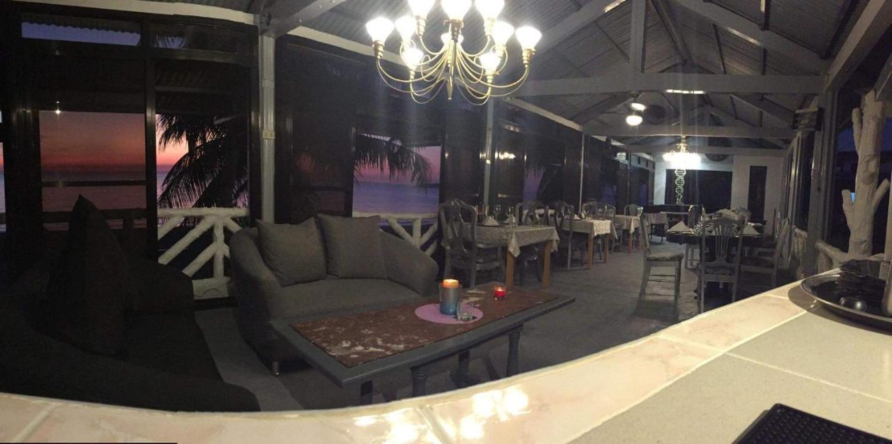 Sunbloom Beachfront Hotel And Restaurant Zambales Sinabacan 외부 사진