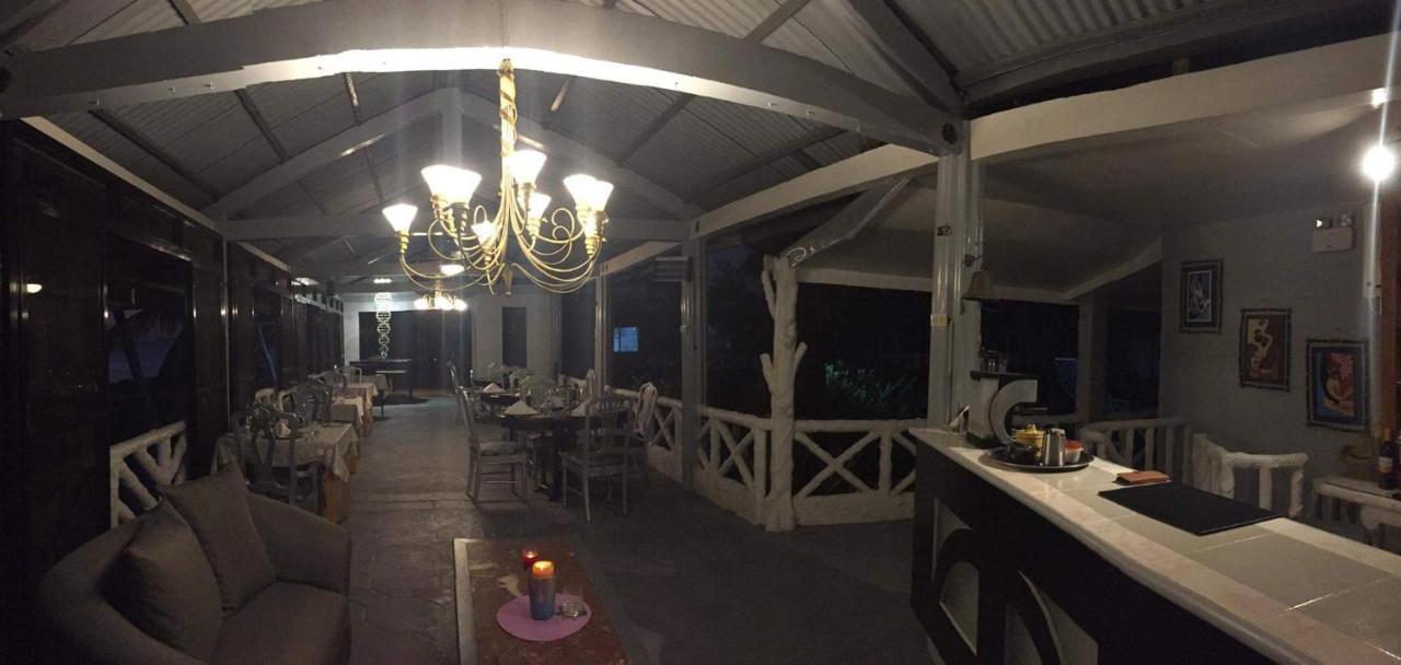 Sunbloom Beachfront Hotel And Restaurant Zambales Sinabacan 외부 사진