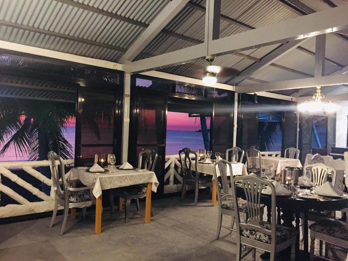 Sunbloom Beachfront Hotel And Restaurant Zambales Sinabacan 외부 사진