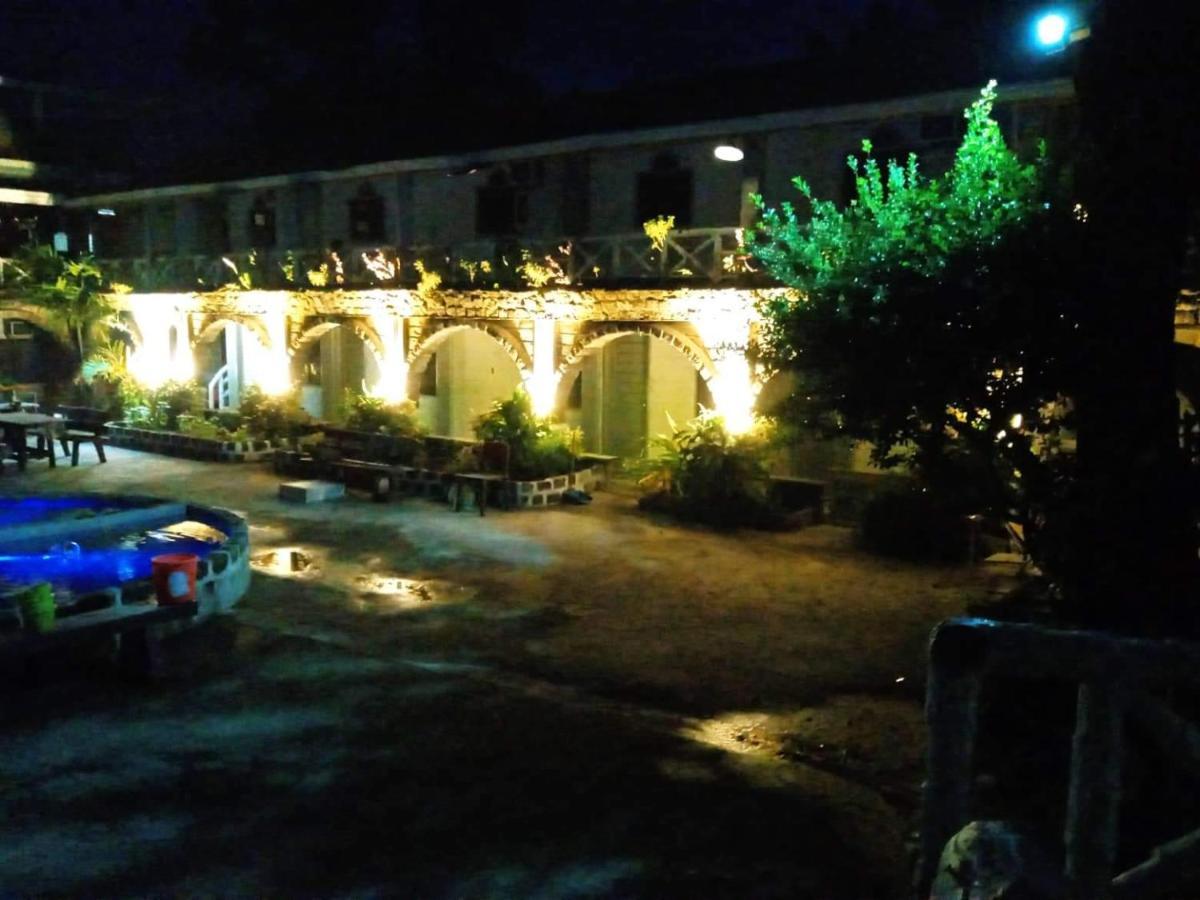 Sunbloom Beachfront Hotel And Restaurant Zambales Sinabacan 외부 사진
