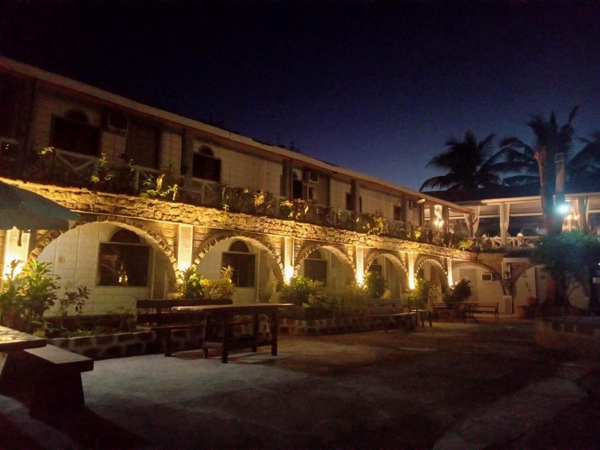 Sunbloom Beachfront Hotel And Restaurant Zambales Sinabacan 외부 사진