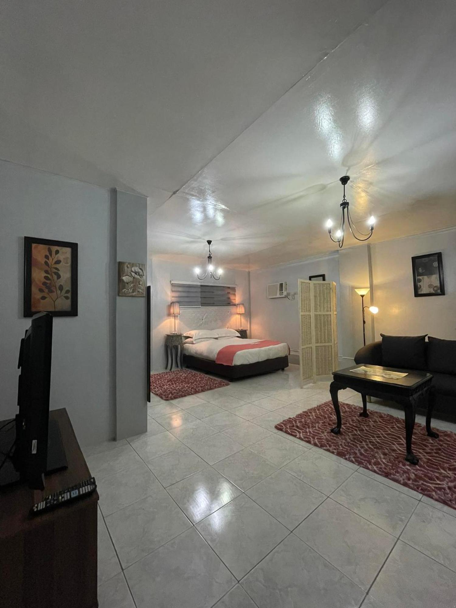 Sunbloom Beachfront Hotel And Restaurant Zambales Sinabacan 외부 사진